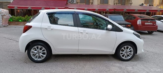 Toyota Yaris 2017, 110,700 km - 1.3 л - Bakı