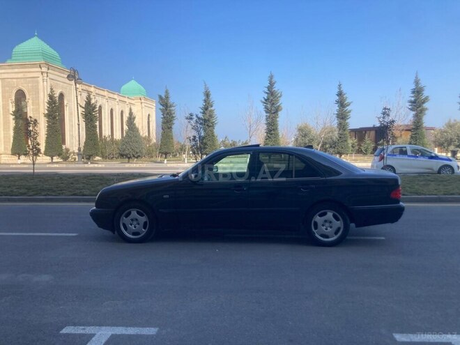 Mercedes E 220 d 1999, 444,000 km - 2.2 л - Sumqayıt