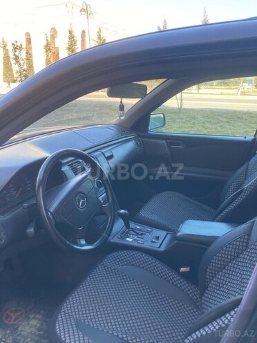 Mercedes E 220 d 1999, 444,000 km - 2.2 л - Sumqayıt