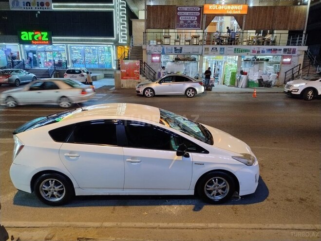 Toyota Prius 2010, 290,000 km - 1.8 л - Bakı