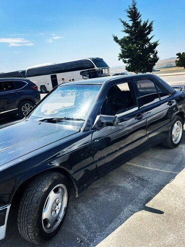 Mercedes 190 1990, 415,000 km - 2.0 l - Qobustan