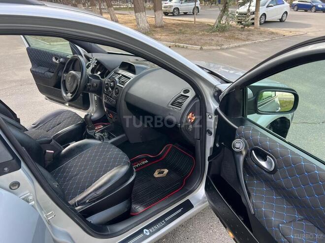Renault Megane-14