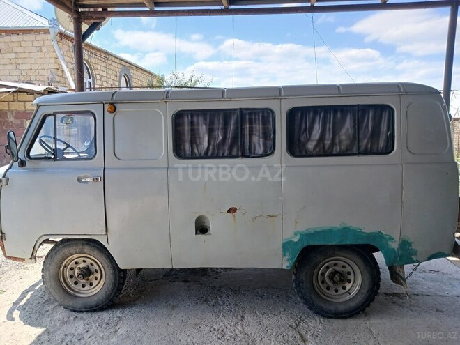 UAZ 452-2