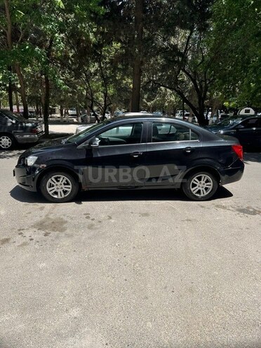 Chevrolet Aveo-5