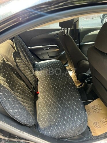 Chevrolet Aveo-8