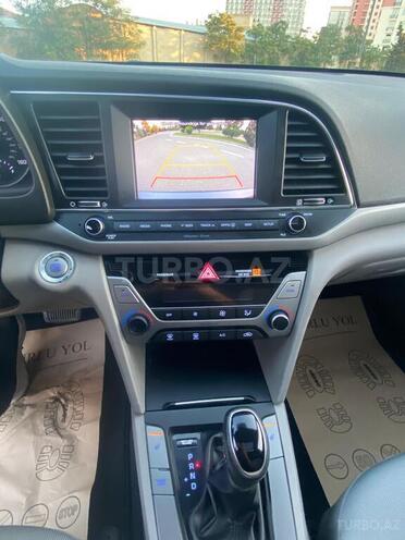 Hyundai Elantra-5