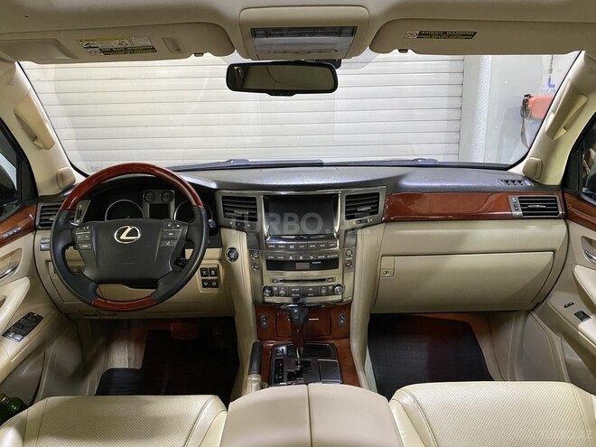 Lexus LX 570-13