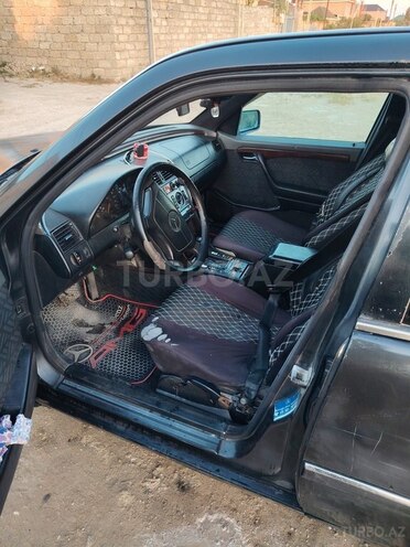 Mercedes C 220 1995, 166,040 km - 2.2 л - Bakı