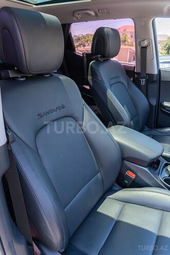 Hyundai Santa Fe-8