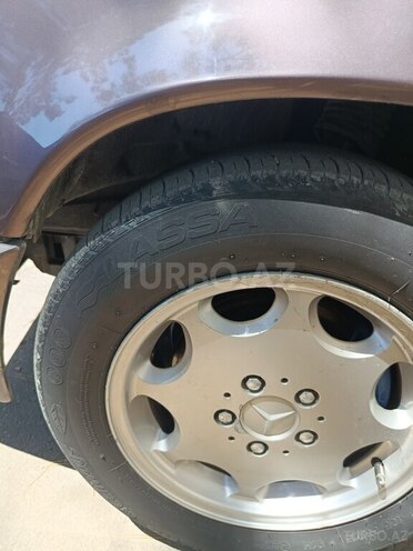 Mercedes E 200 1992, 258,956 km - 2.0 l - Bakı