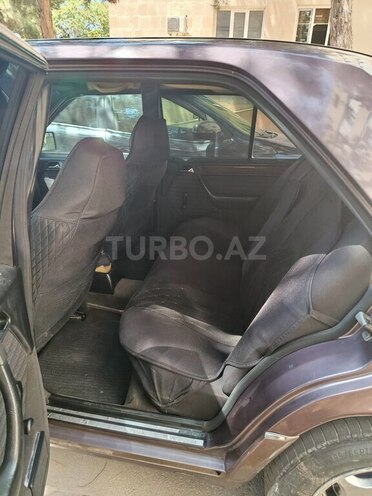 Mercedes E 200 1992, 258,956 km - 2.0 l - Bakı
