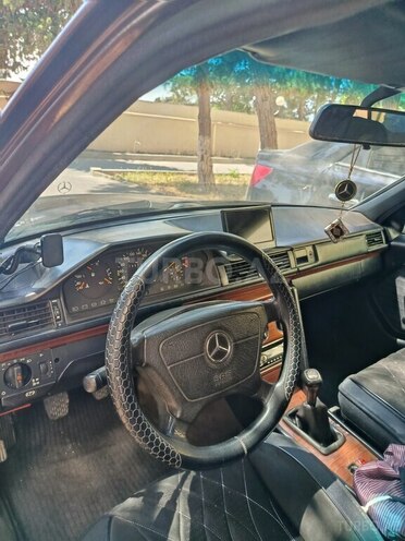Mercedes E 200 1992, 258,956 km - 2.0 l - Bakı