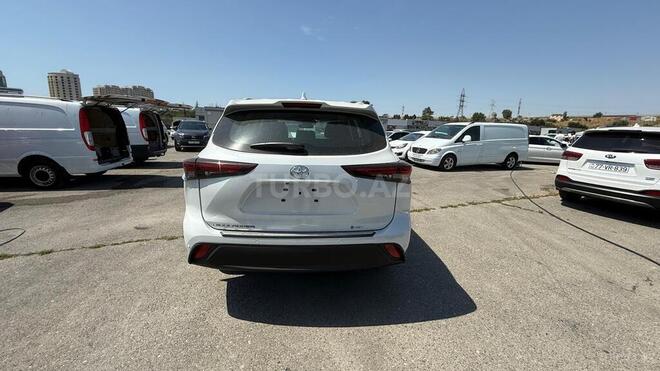 Toyota Highlander-2