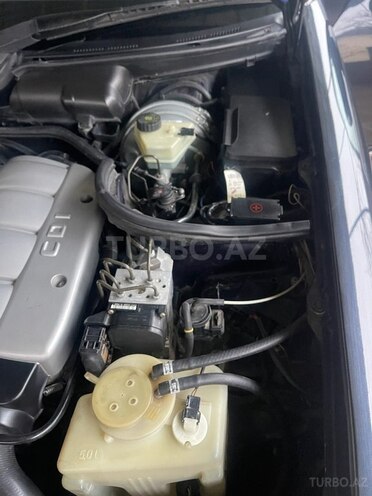 Mercedes E 220 d 2001, 442,000 km - 2.2 l - Neftçala