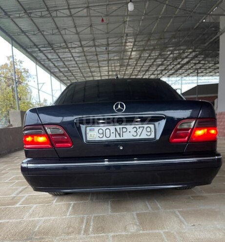 Mercedes E 220 d 2001, 442,000 km - 2.2 l - Neftçala
