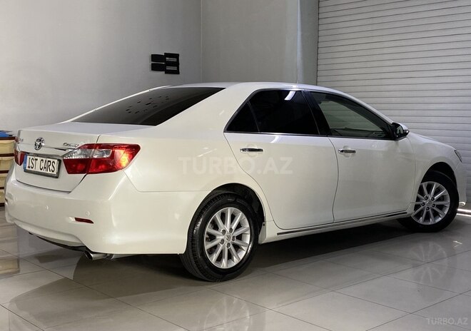 Toyota Camry-12