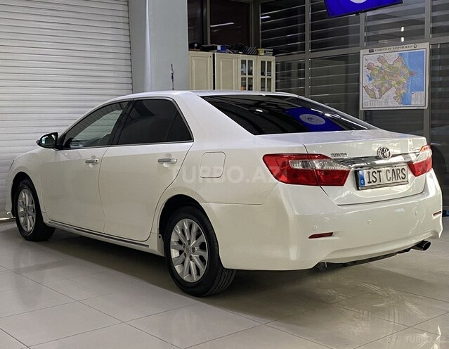 Toyota Camry-9