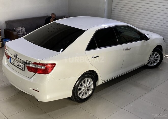 Toyota Camry-13