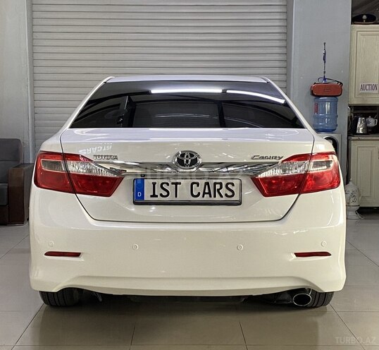 Toyota Camry-8
