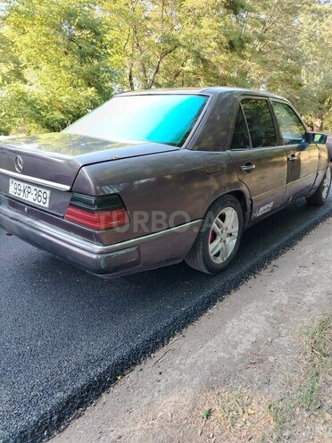 Mercedes E 230 1993, 167,000 km - 2.3 l - Qazax