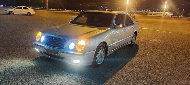 Mercedes E 270 2000, 400,000 km - 2.7 l - Bakı