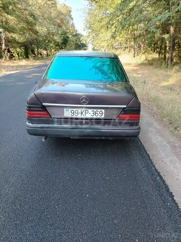 Mercedes E 230 1993, 167,000 km - 2.3 l - Qazax