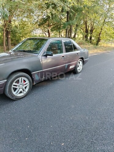 Mercedes E 230 1993, 167,000 km - 2.3 l - Qazax