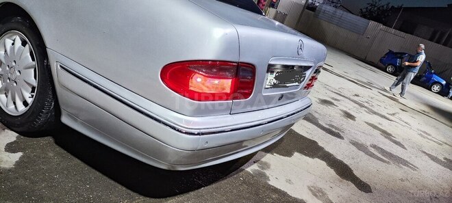 Mercedes E 270 2000, 400,000 km - 2.7 l - Bakı