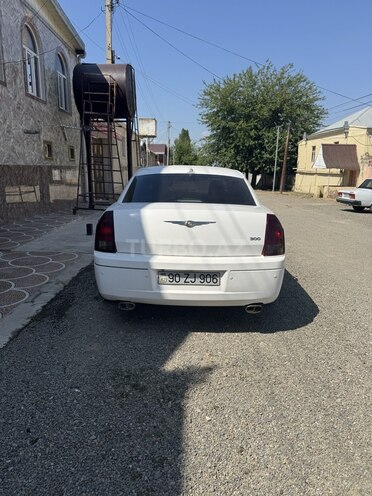 Chrysler 300C-2