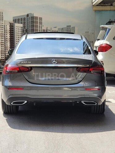 Mercedes E 300 de-4