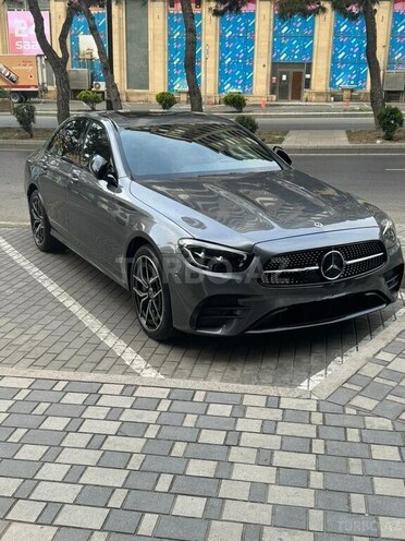 Mercedes E 300 de-1