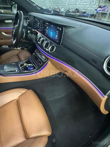 Mercedes E 300 de-13
