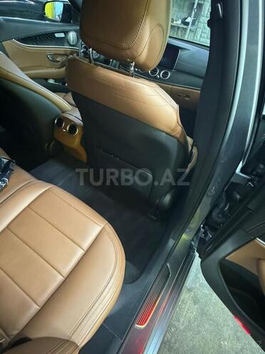 Mercedes E 300 de-12