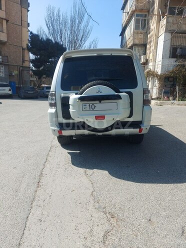Mitsubishi Pajero 2010, 190,000 km - 3.5 л - Bakı