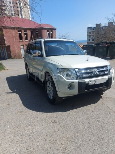 Mitsubishi Pajero 2010, 190,000 km - 3.5 л - Bakı