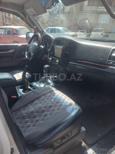 Mitsubishi Pajero 2010, 190,000 km - 3.5 л - Bakı
