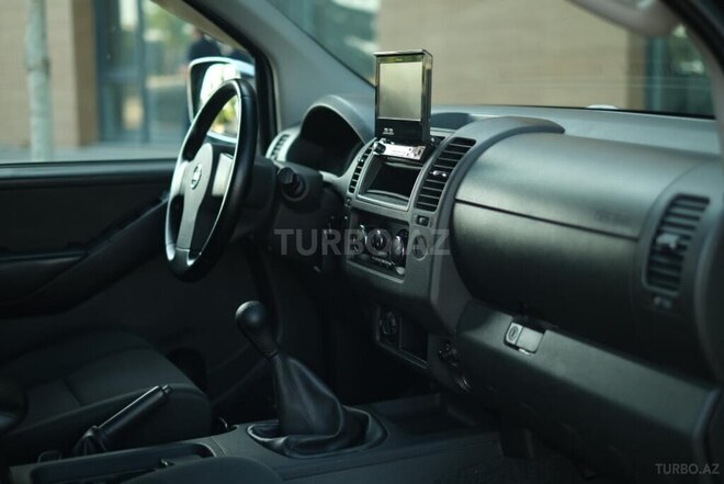 Nissan Navara 2013, 240,000 km - 2.5 l - Bakı