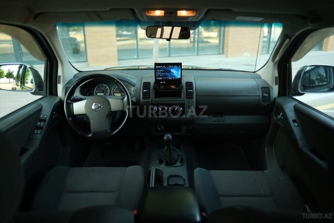 Nissan Navara 2013, 240,000 km - 2.5 l - Bakı