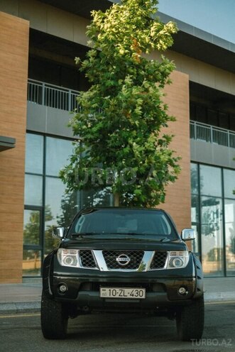 Nissan Navara 2013, 240,000 km - 2.5 l - Bakı