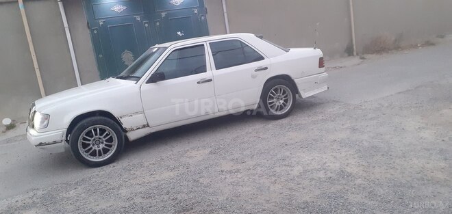 Mercedes E 200 1986, 150,000 km - 2.0 l - Bakı