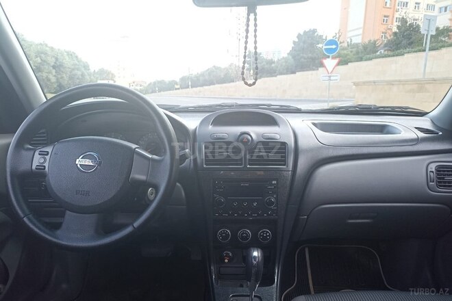 Nissan Sunny 2010, 196,000 km - 1.6 l - Bakı