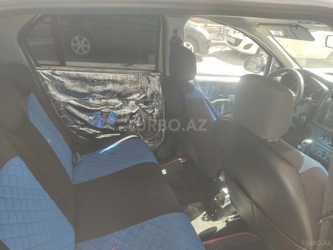 Renault Logan 2014, 251,047 km - 1.6 l - Bakı
