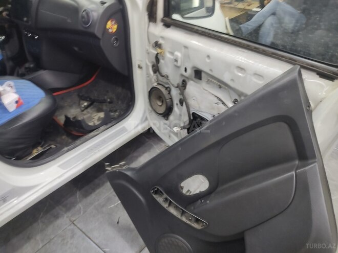 Renault Logan 2014, 251,047 km - 1.6 l - Bakı
