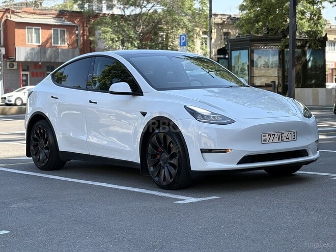Tesla Model Y-1
