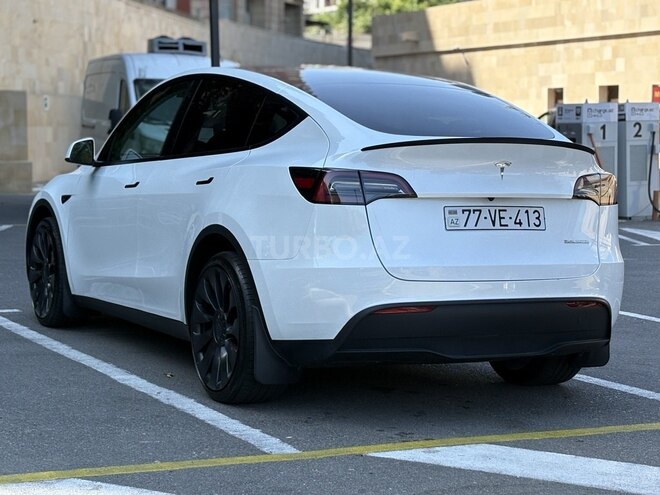 Tesla Model Y-2