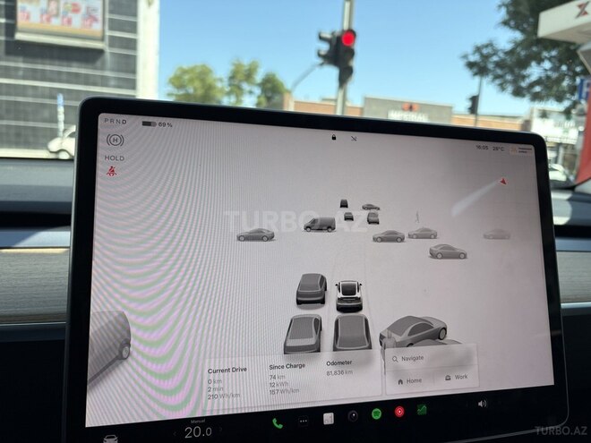 Tesla Model Y-14
