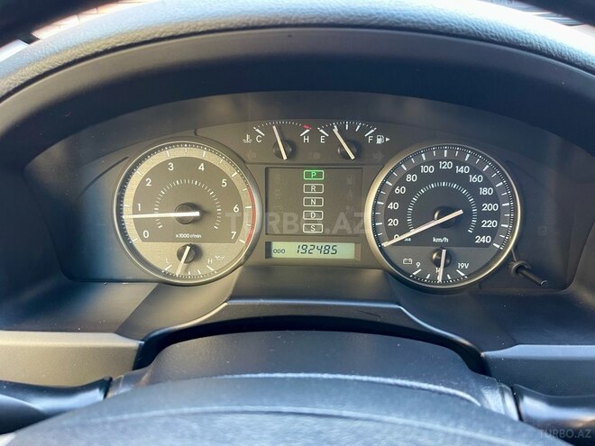 Toyota Land Cruiser-15