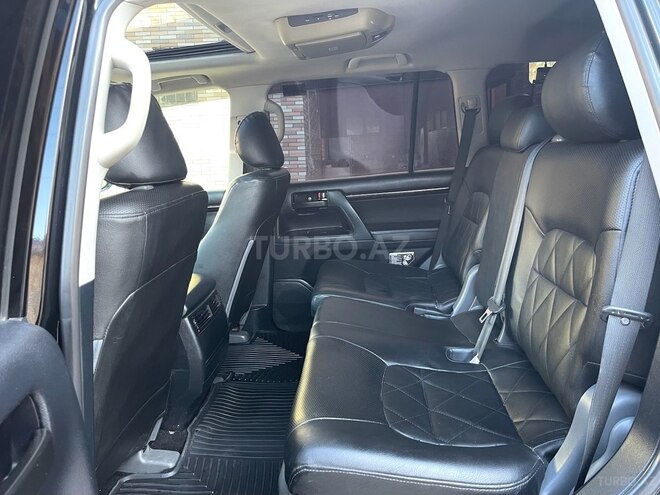 Toyota Land Cruiser-17