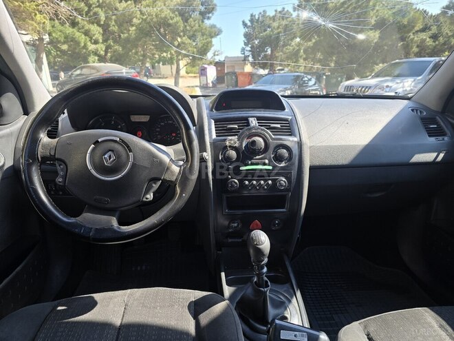 Renault Megane-6