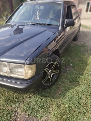 Mercedes 190 1991, 260,950 km - 2.0 l - Astara